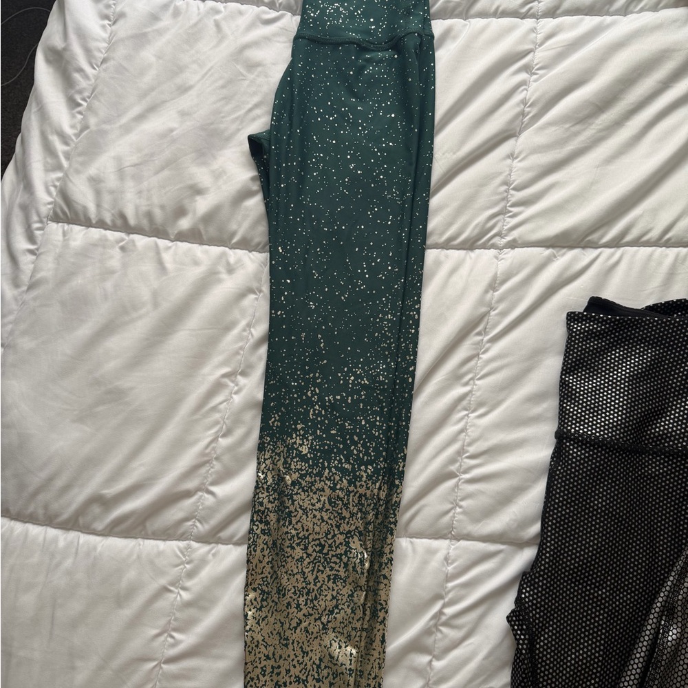 Beyond Yoga Legging Bundle - Picture 4 of 7